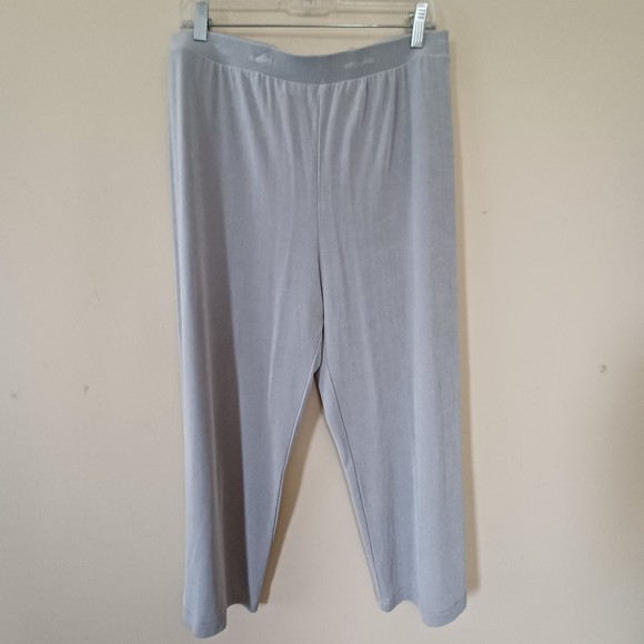 Chico's Pants - Chicos Travelers Pants Large Wide Crop Leg Pull On Slinky Gray Vacation Evening